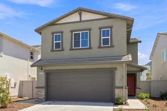 Building Photo - 2009 Shady Tree Cir