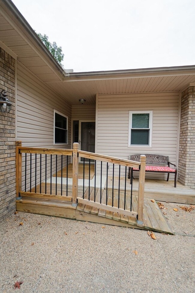 Building Photo - Beautiful 3 Bed, 2 Bath, on the 18 hole of Ponce De Leon golf course!!