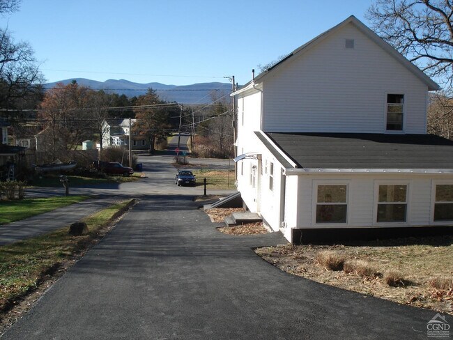 Building Photo - 25 Old Rte 9w