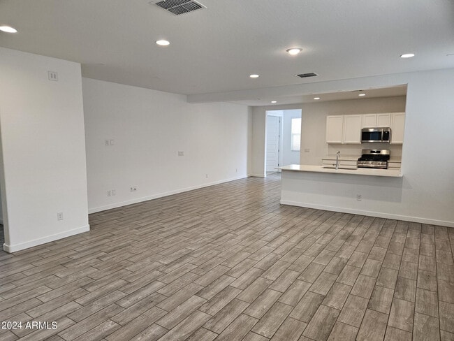 Building Photo - 4150 E Sagebrush St