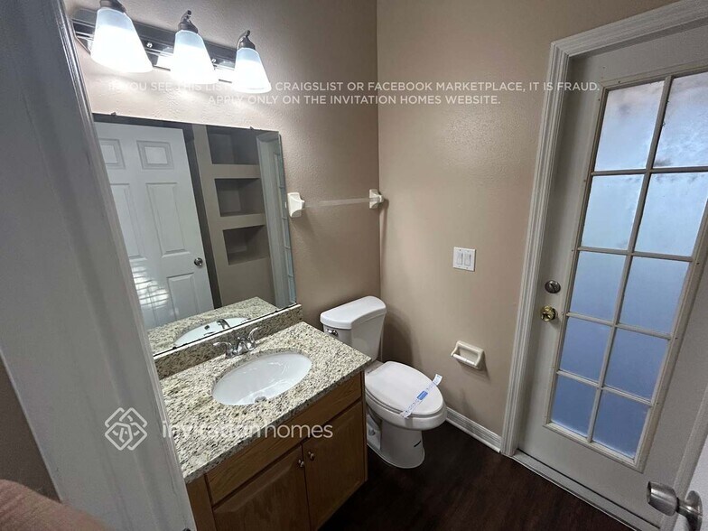 Building Photo - 15454 Martinmeadow Dr