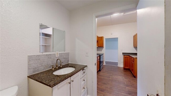 Building Photo - 1510 10th St W