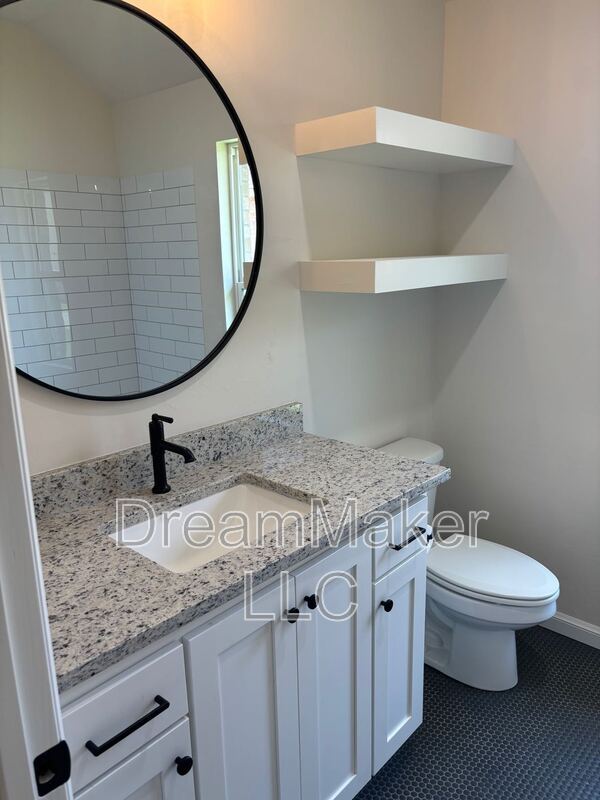 Building Photo - 3002 Hollow Crest Ln