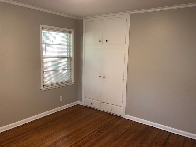 Building Photo - Wonderful Updates in this Midtown Charmer! 3 bed 1 bath, GREAT Kitchen!