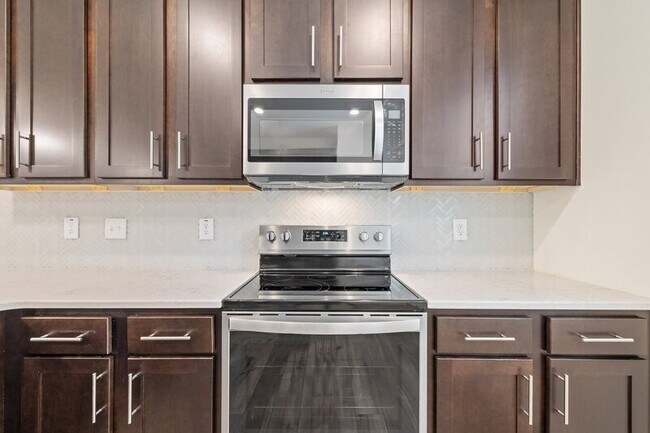 Building Photo - 3063 Spline Cir