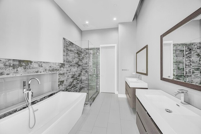 Building Photo - 3726 S Las Vegas Blvd