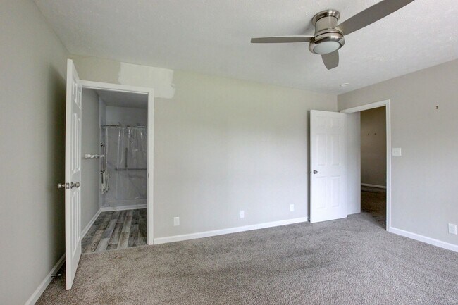 Building Photo - Updated 3bed 2 bath in St B with SEPARATE WORKSHOP around back.