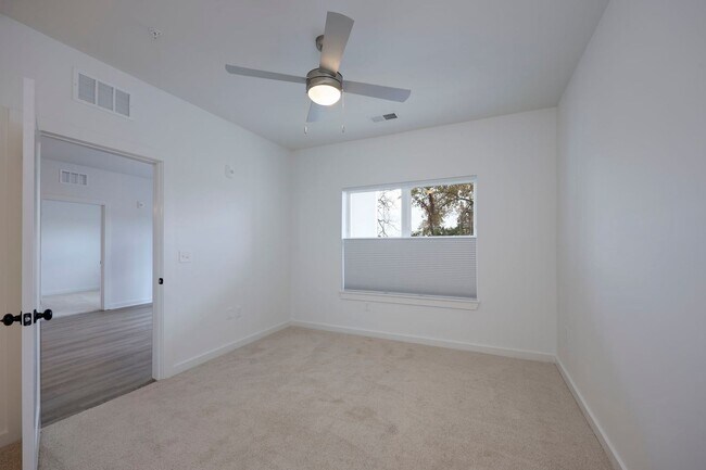 Building Photo - 1540 Lebanon Pike