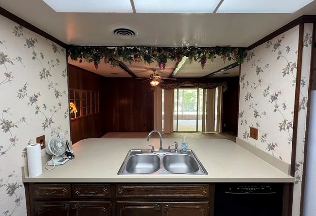 Building Photo - 4409 McCampbell Dr