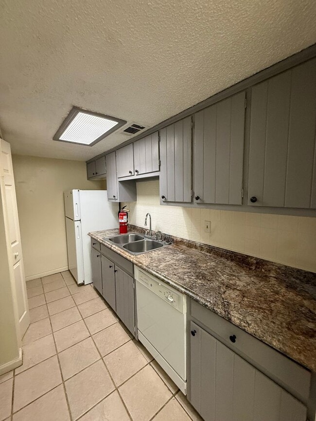 Building Photo - 8220-A Governor Dr