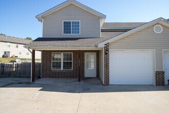 Building Photo - 1433-1435 Bodie Drive