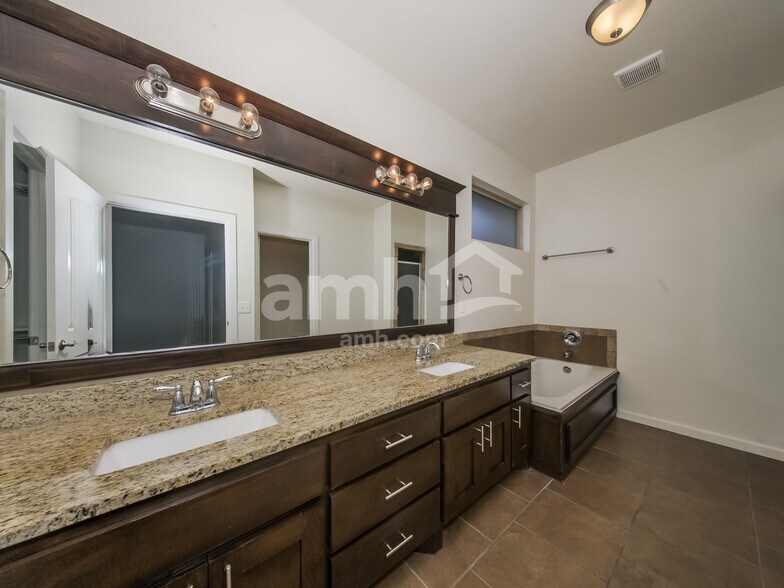 Building Photo - 11321 NW 102nd St