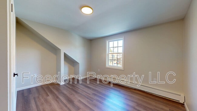 Building Photo - 12 Liberty St