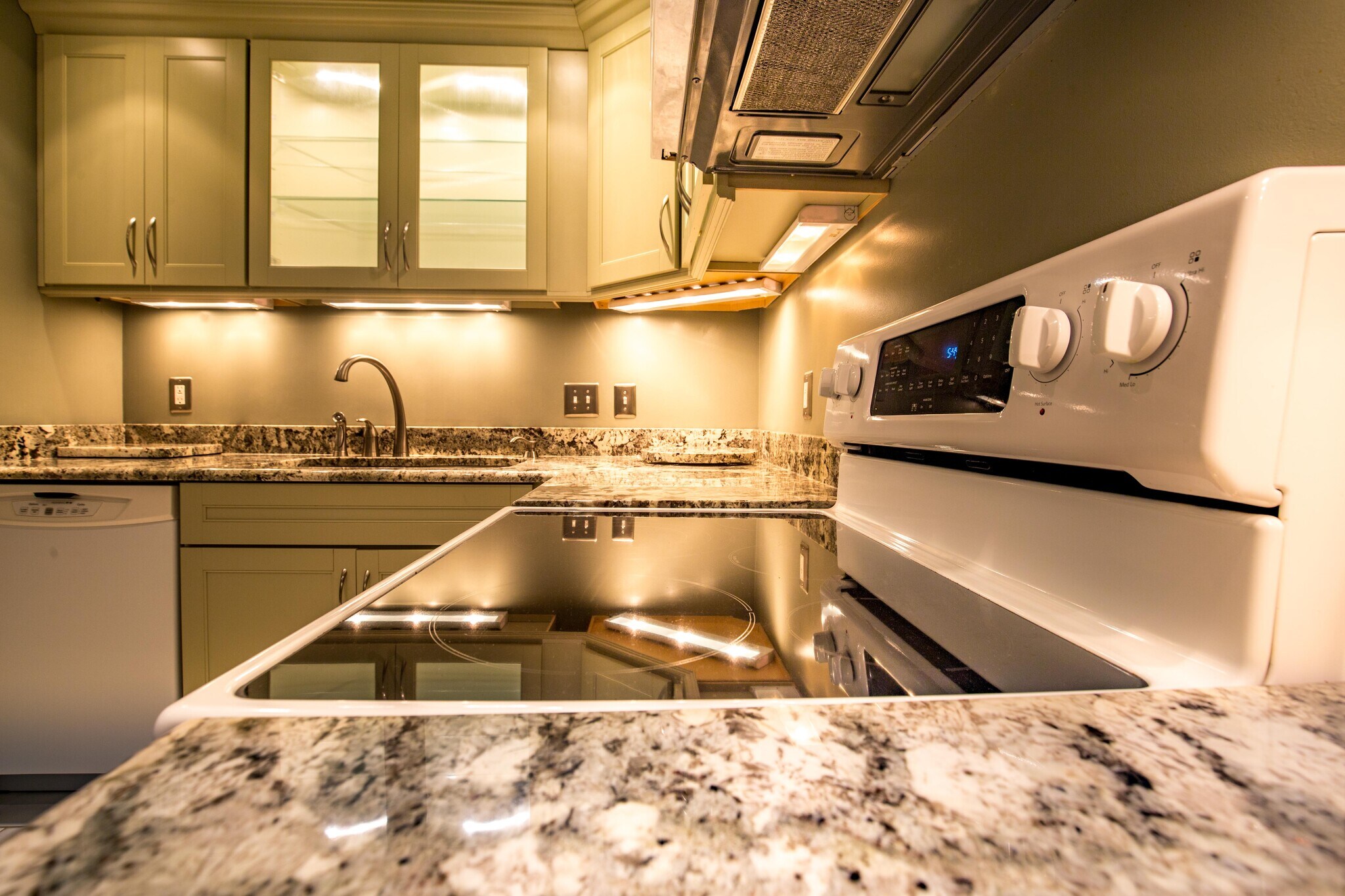 Ceramic cooktop - 960 Fell St