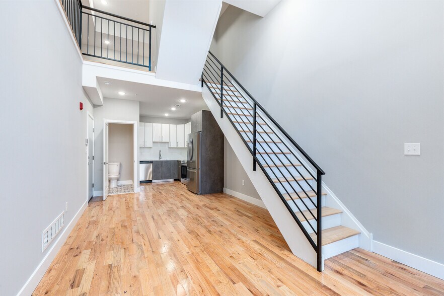 Building Photo - 1331 N 17th St