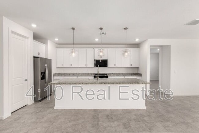 Building Photo - 35405 W Catalan St