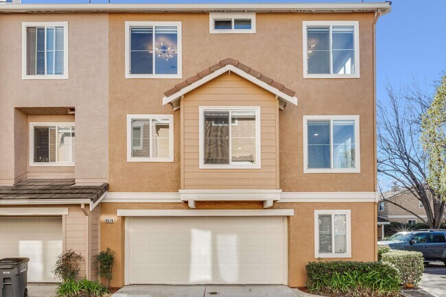 Building Photo - 4579 Mangrove Dr