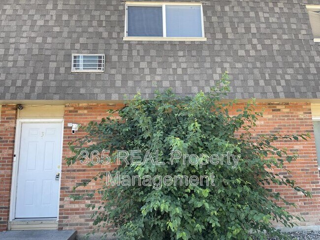 Building Photo - 706 37th Ave