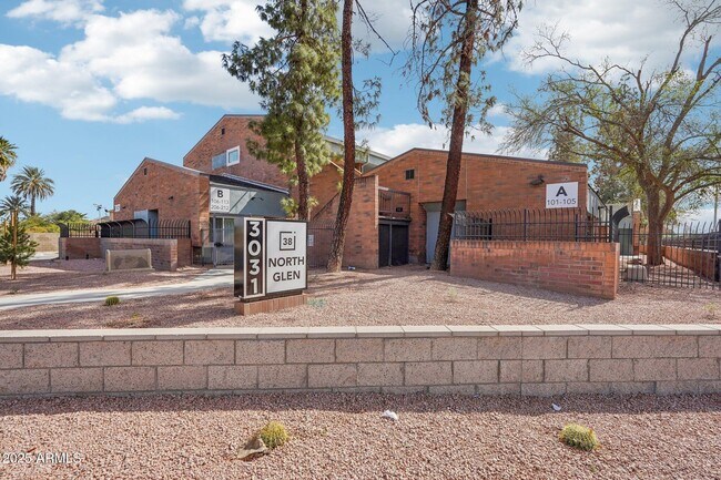 Building Photo - 3031 W Northern Ave