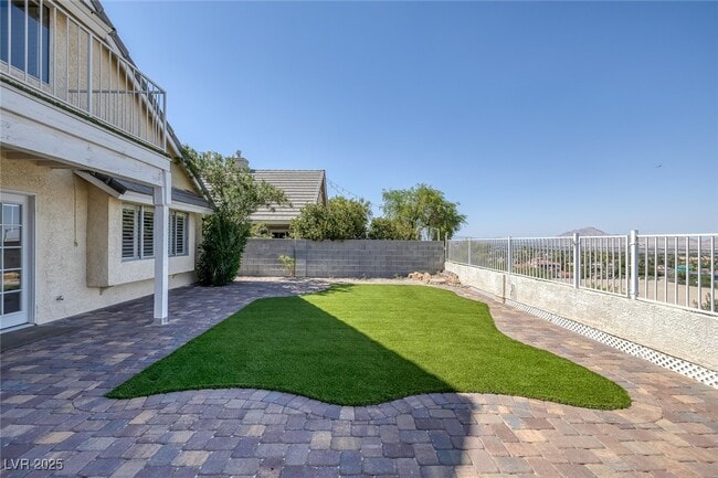 Building Photo - 1701 Duarte Dr