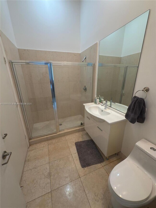 Building Photo - 475 Brickell Ave