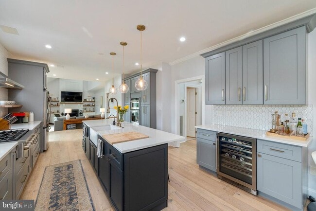 Building Photo - 7017 Helmsdale Ct