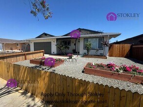 Building Photo - 6346 Escallonia Dr