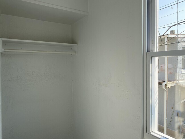 Building Photo - 28 E Maple St