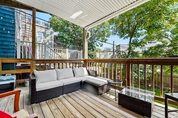 Building Photo - 13 Telegraph St