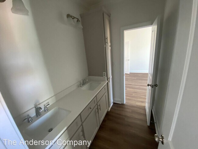 Building Photo - 4 br, 3.5 bath House - 120 Chapel Ct