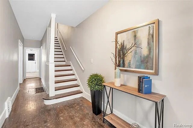 Building Photo - 22216 Park St