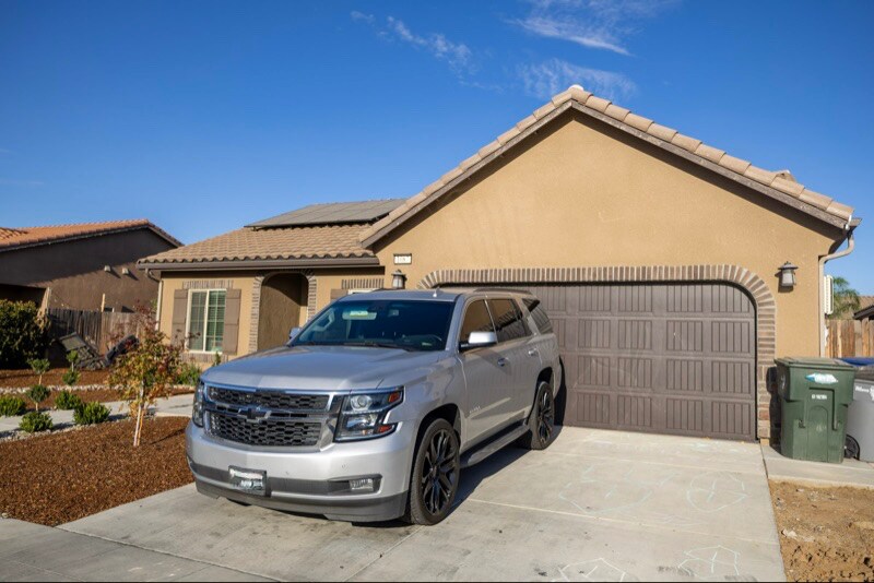Building Photo - 1087 S Orangewood Dr
