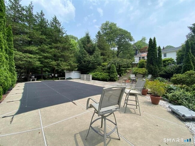 Building Photo - 16 Cushing Dr