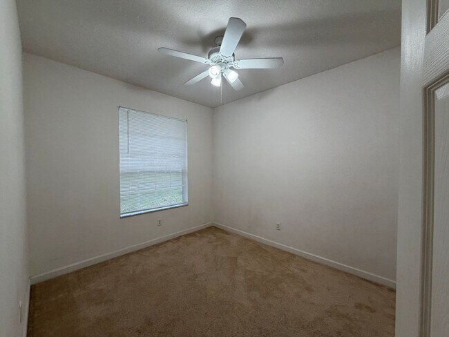 Building Photo - 3205 Brookfield Dr