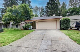 Building Photo - Bright 3 Bedroom 2 Bath Home in Pinebrook! Stainless Appliance Package