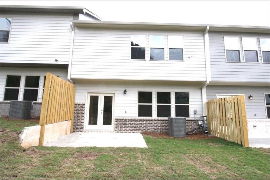 Building Photo - 6148 Lanier Harbor Lndg