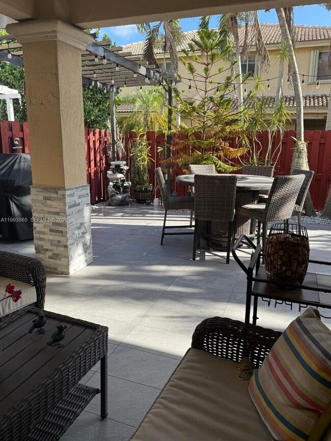 Building Photo - 16418 SW 72nd Terrace