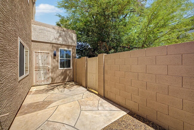 Building Photo - 3221 N 37th St