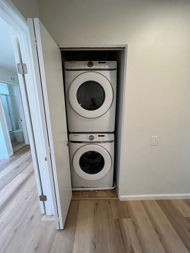 Building Photo - Newly renovated Carmel Valley townhome in The Groves