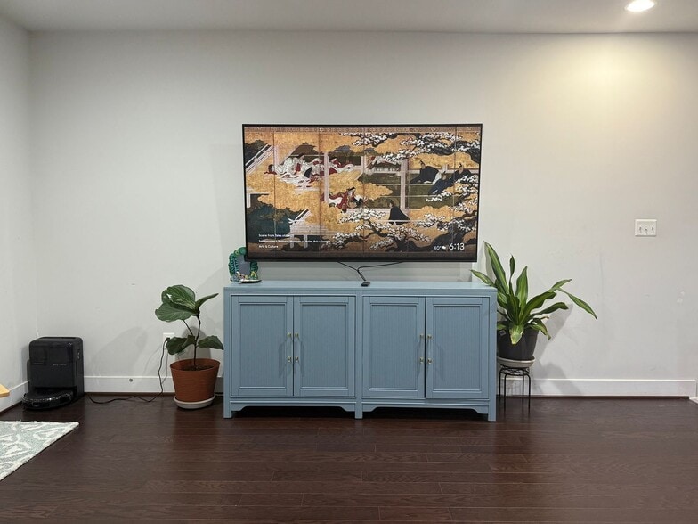 Building Photo - 22102 Cabin Branch Ave