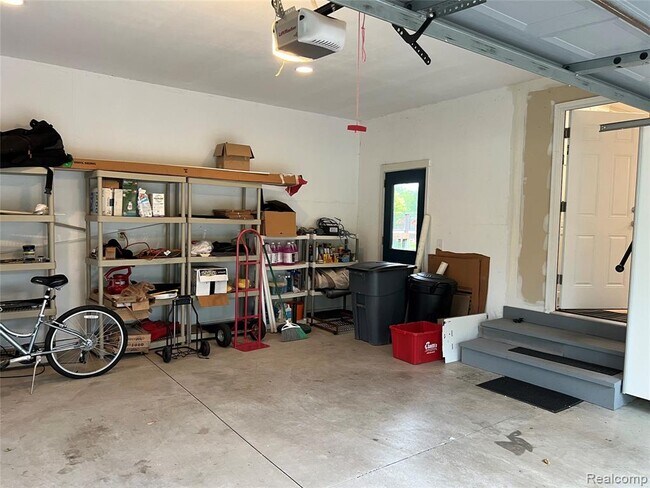 Building Photo - 5250 Bronco Dr
