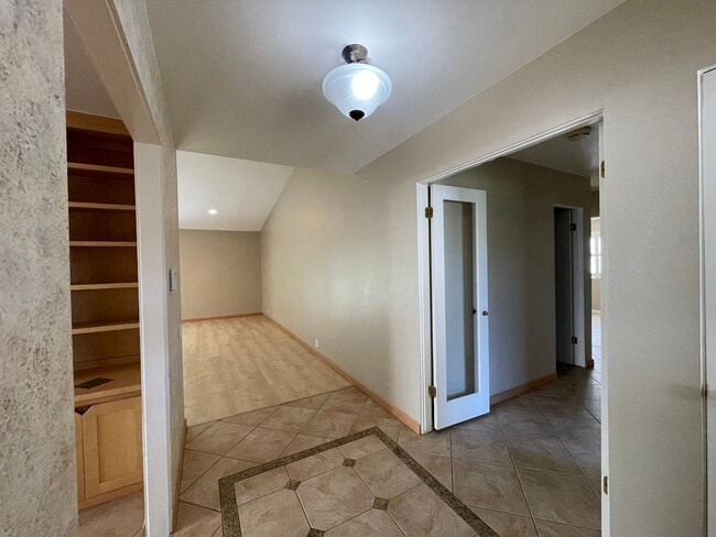 Building Photo - Recently Remodeled 4 Bedroom 2 Bath Single...