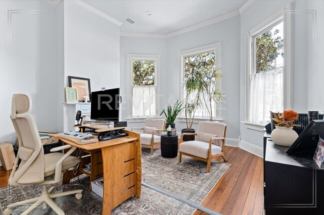 Building Photo - Beautiful Victorian Home in the Heart of S...