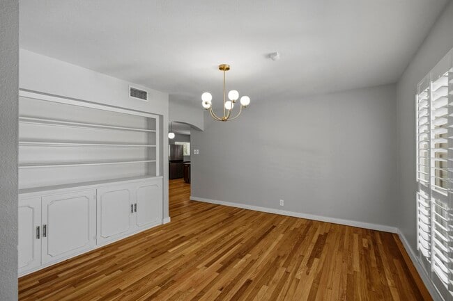 Building Photo - 3206 Albin Dr