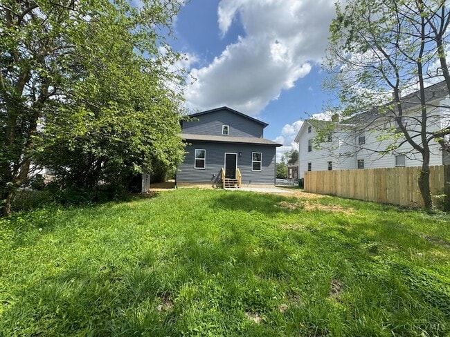 Building Photo - 4605 Thoburne St