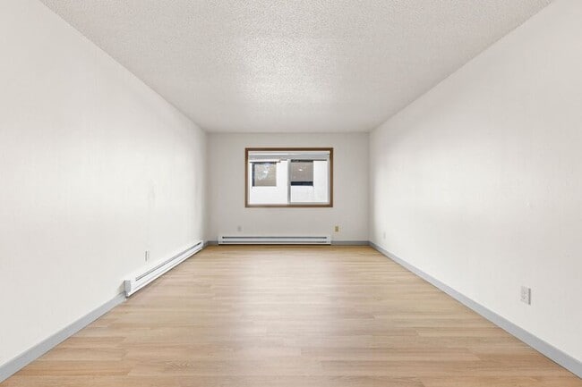 Building Photo - 2945 SE Washington St