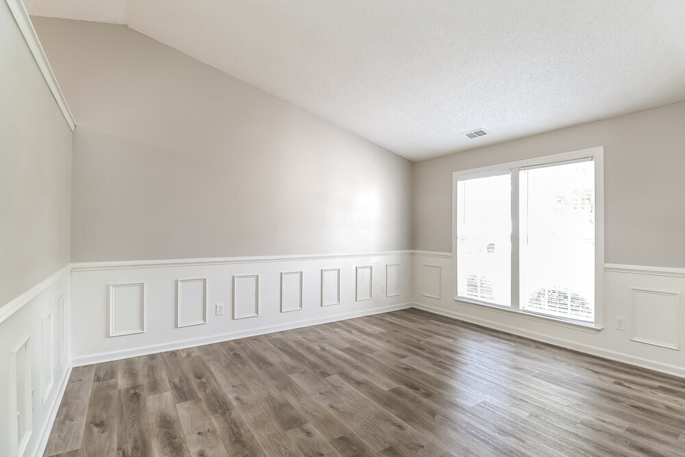 Building Photo - 137 Lantana Dr