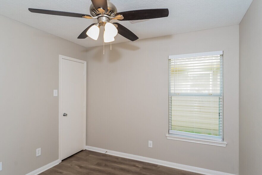 Building Photo - 7719 Balsam Crossing Ln