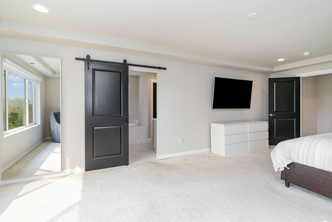 Building Photo - Beautiful home in Monroe available 9/15