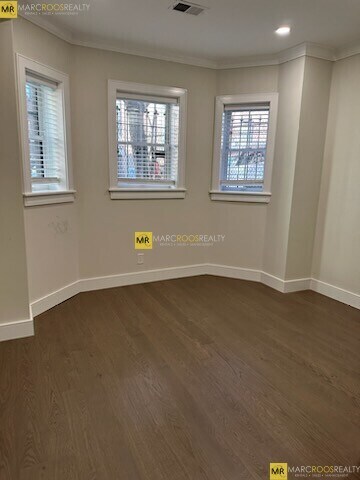 Building Photo - 535 Newbury St